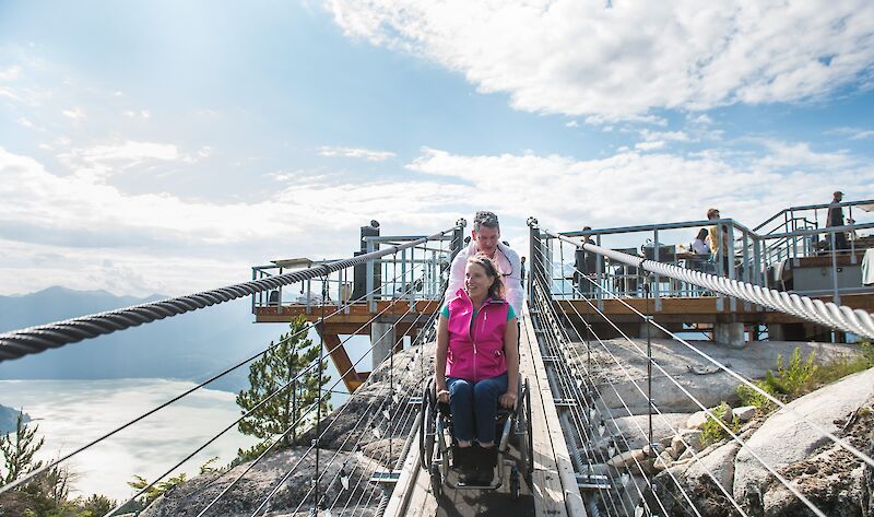 two people on the suspension bridge