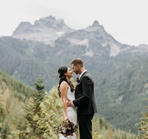 An Intimate Mountaintop Elopement at Sea to Sky Gondola