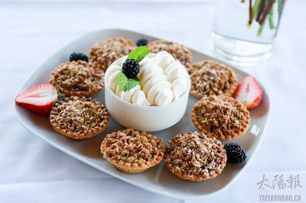 berry crumble - william luk